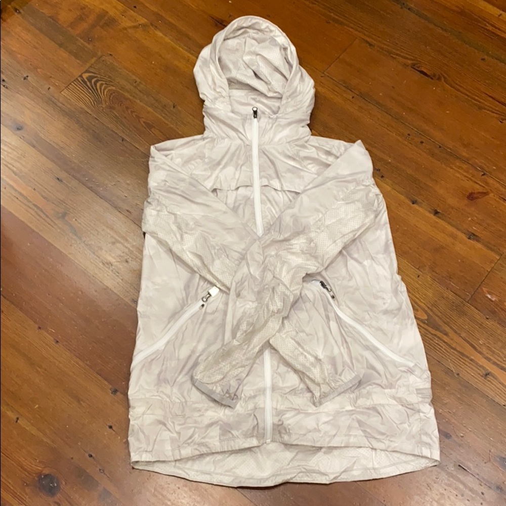 Lululemon Lighweight rain jacket, Size 6